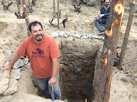 On the trail of minerality with Pedro Parra and Comando G